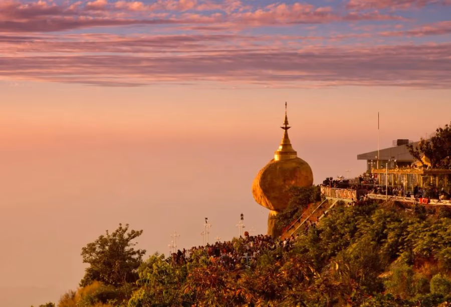 Bago en Mount Kyaikthiyo – Myanmar
