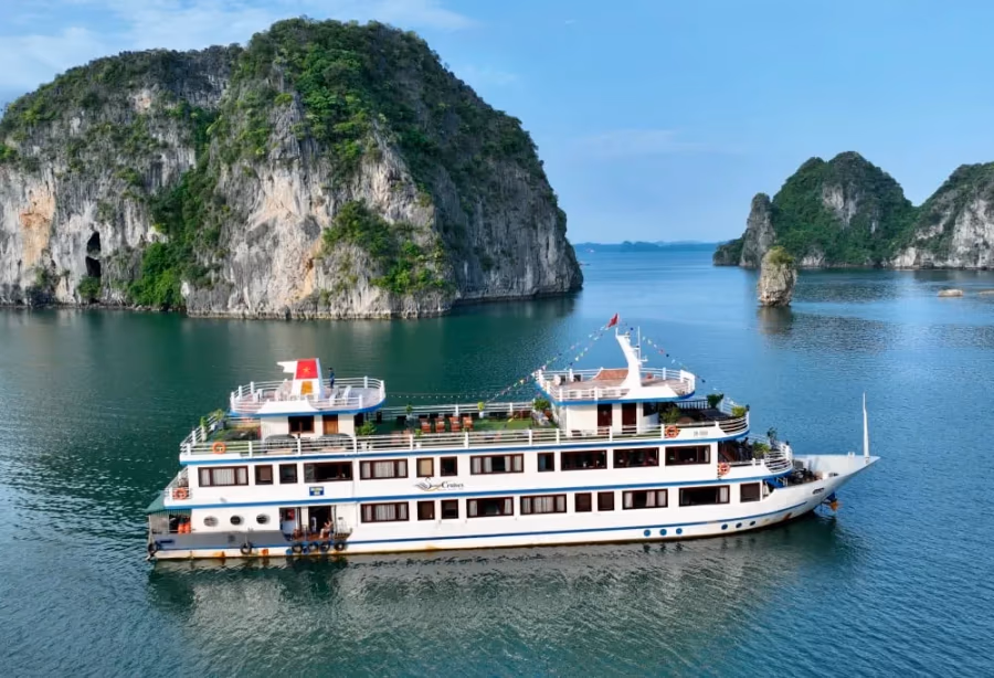 Bai Tu Long Bay Cruise – Vietnam