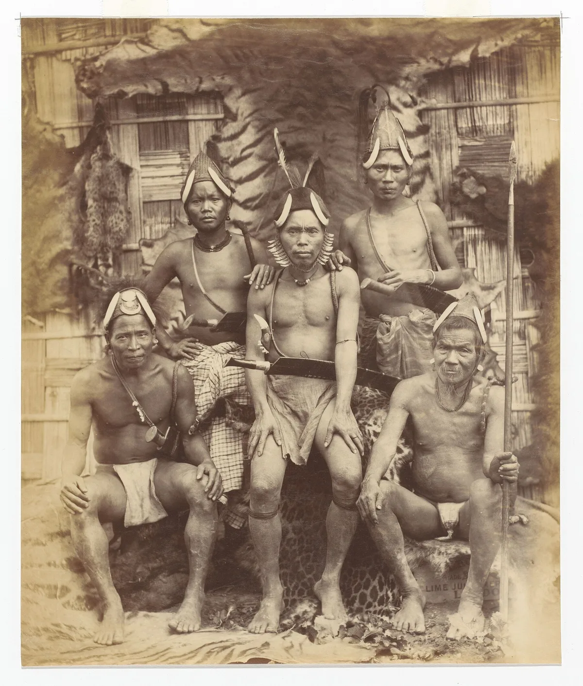 Zuid-Amerika, groepsportret krijgersonz, RP-F-F80473 – Argentinië