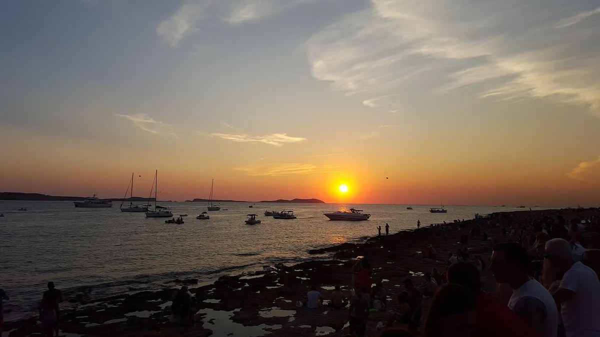 CAFE MAMBO – Mambo Beach