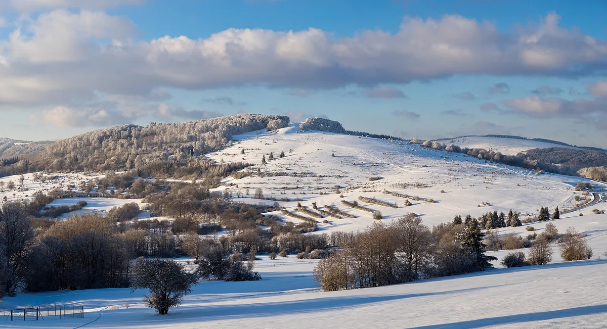 Arnsberg (Bayerische Rhön), Südansicht – Arnsberg