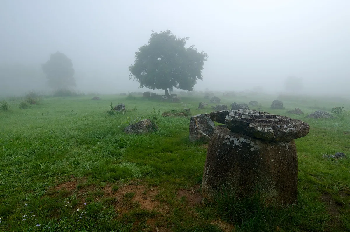 Topped jar in the Plain of Jars – Vlakte der Kruiken