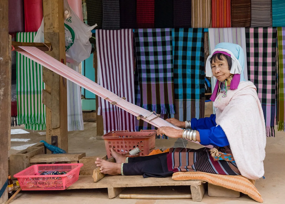 Tachileik Myanmar Kayan-People-Woman-03 – Myanmar