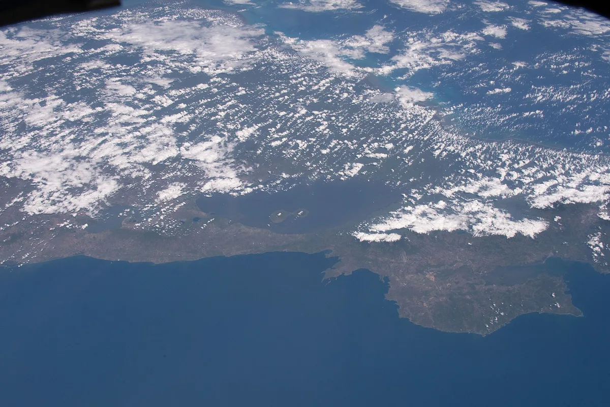 ISS058-E-1635 - View of Nicaragua – Nicaragua coastline