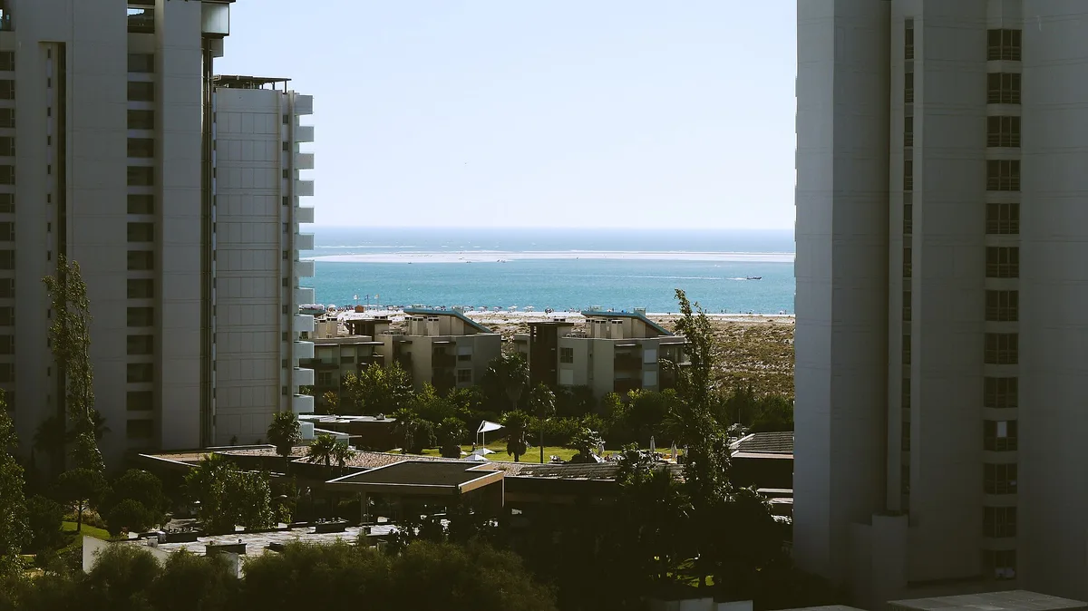 Aqualuz Troia - Vacation accommodation (Unsplash) – Portugal