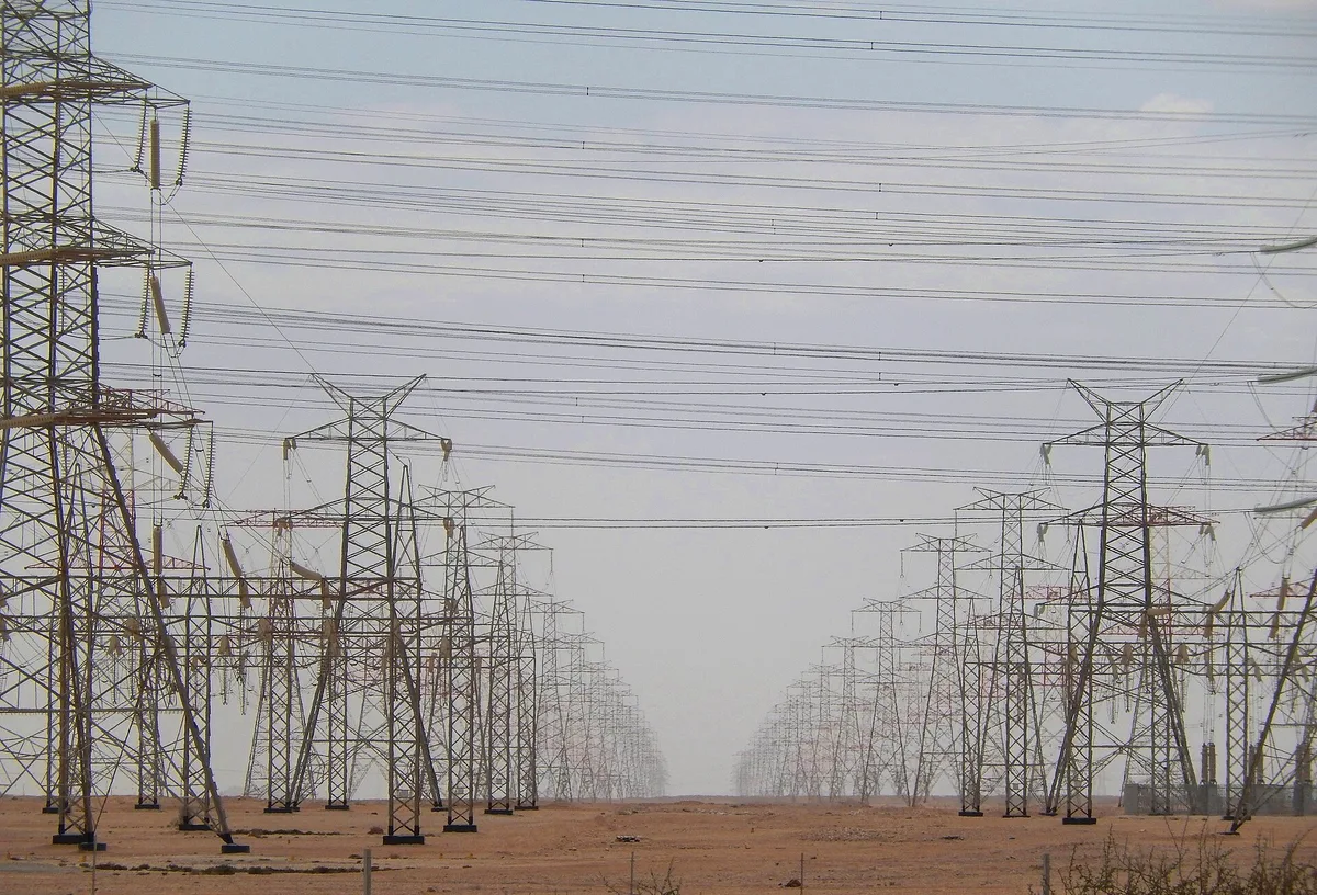 Qatar, power lines (6) – Qatar landscape