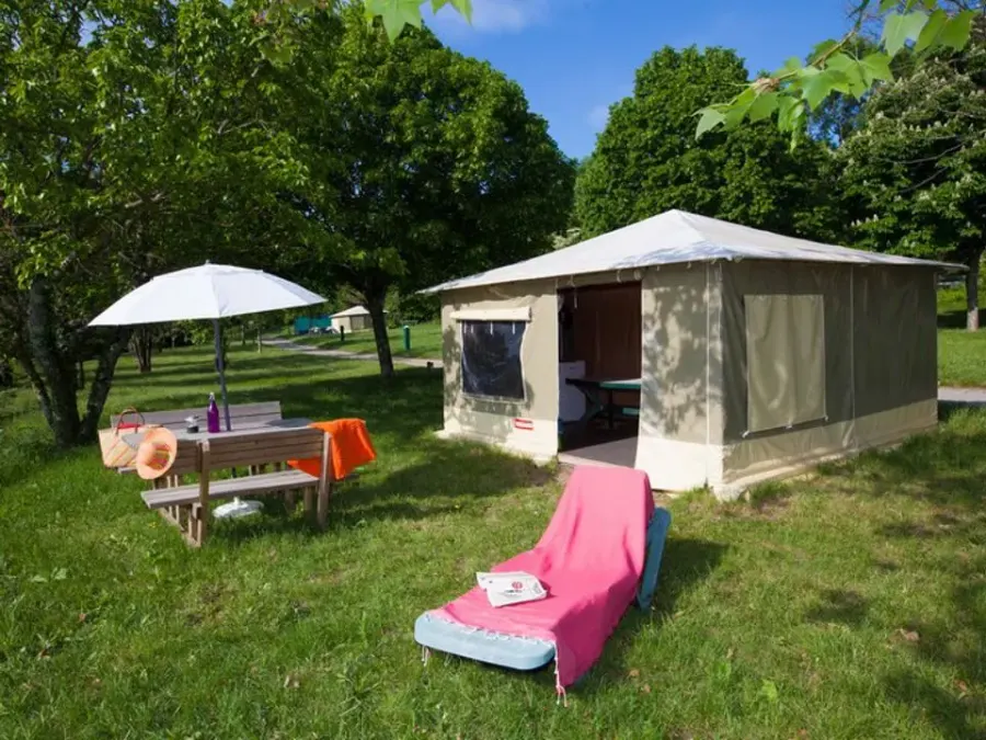Camping Ushuaïa Villages Les Pins d'Ucel – FRANKRIJK – foto 1