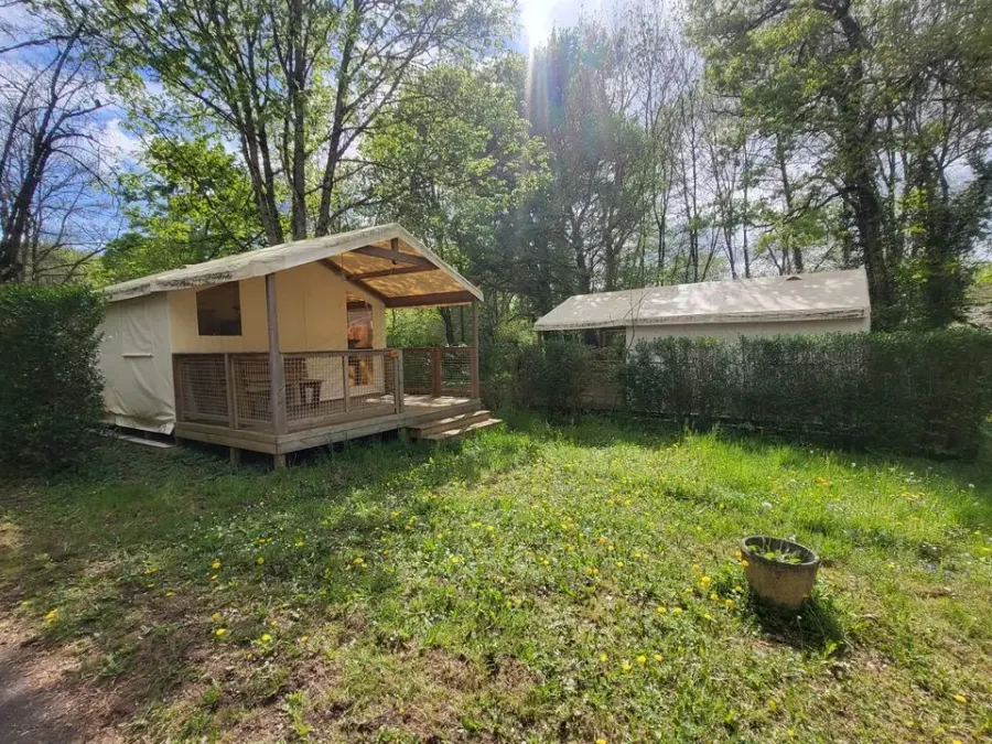 Camping Ushuaïa Villages Rives d'Olt et Aubrac – FRANKRIJK – foto 4