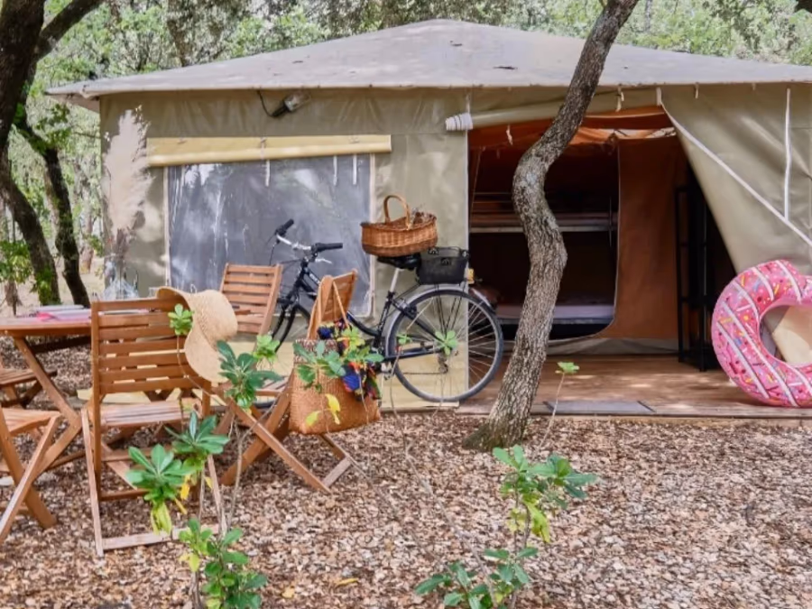 Camping Domaine des Chênes Blancs Pausado – FRANKRIJK