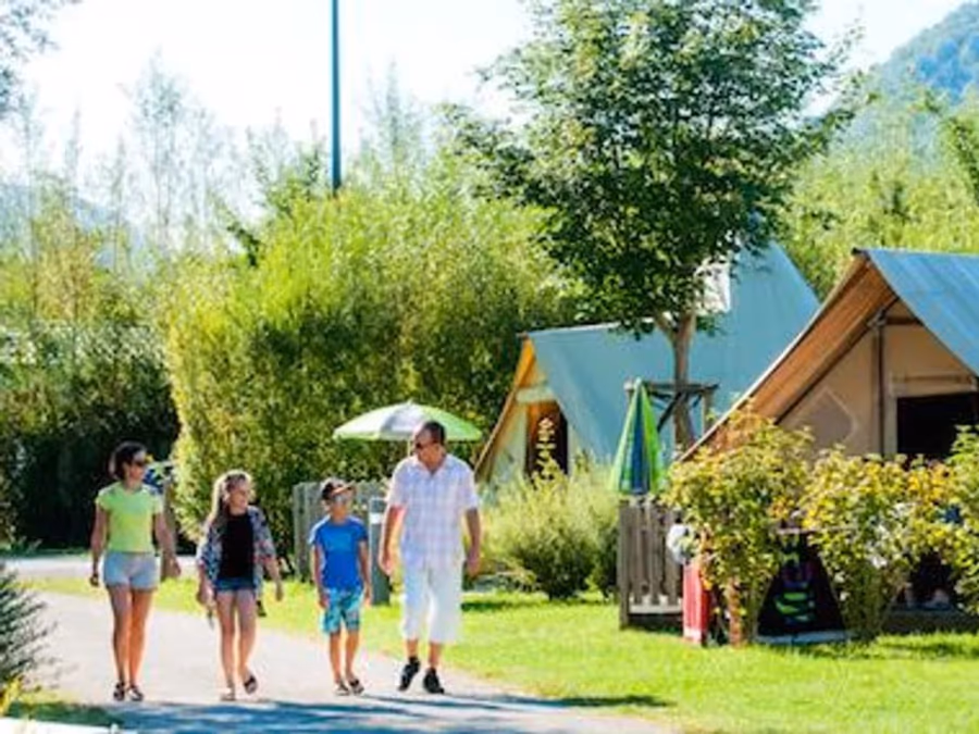 Camping Ecologique La Roche d'Ully – FRANKRIJK