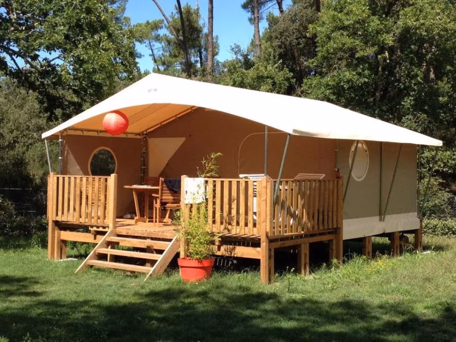 Camping Le Rocher de la Cave – FRANKRIJK