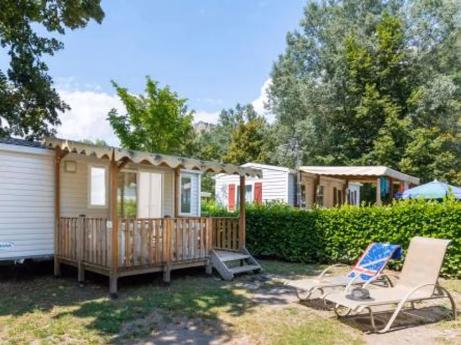 Camping Les Eaux Chaudes – FRANKRIJK