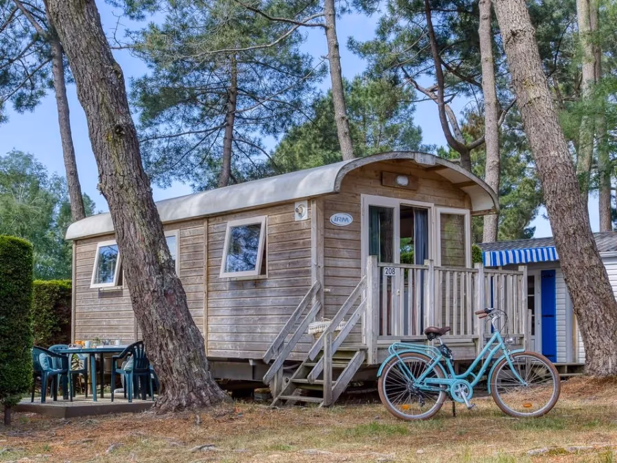 Camping Romanée - Lou Castel – FRANKRIJK