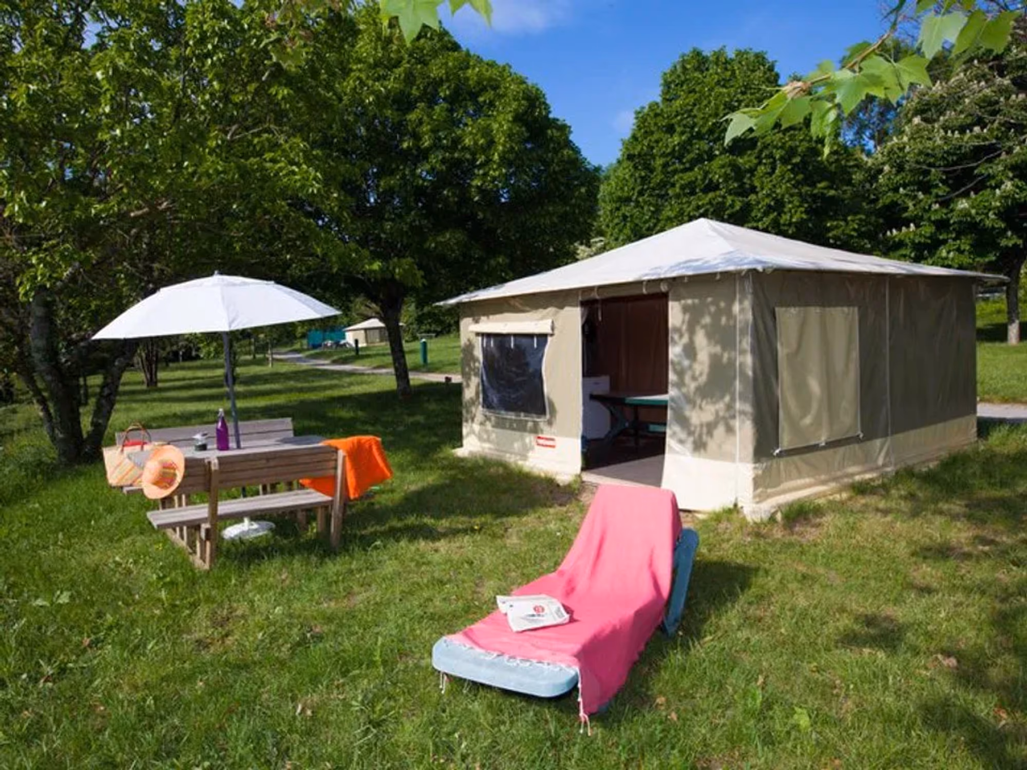 Camping Ushuaïa Villages Les Pins d'Ucel – vakantie Frankrijk