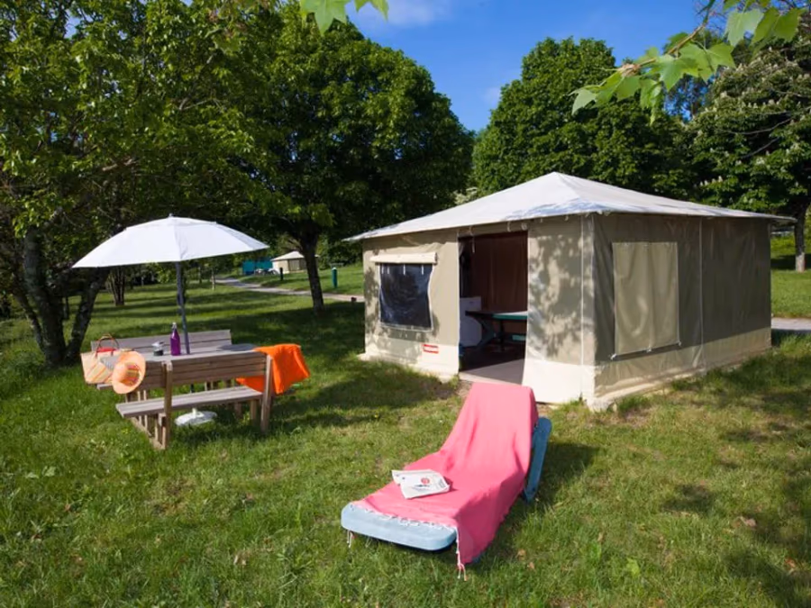 Camping Ushuaïa Villages Les Pins d'Ucel – FRANKRIJK
