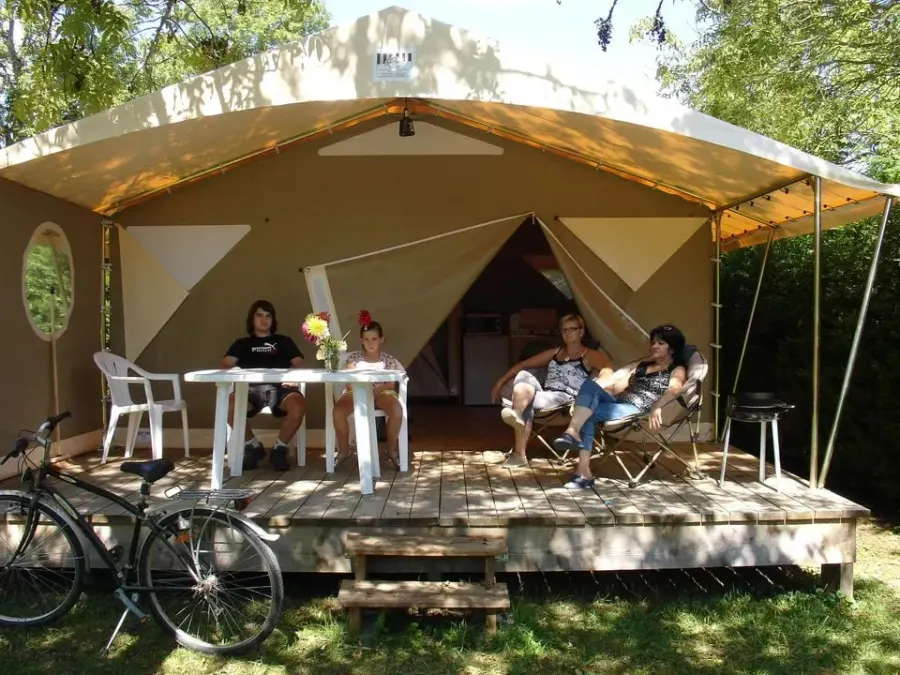 Flower Camping les 3 Ours – FRANKRIJK – foto 1