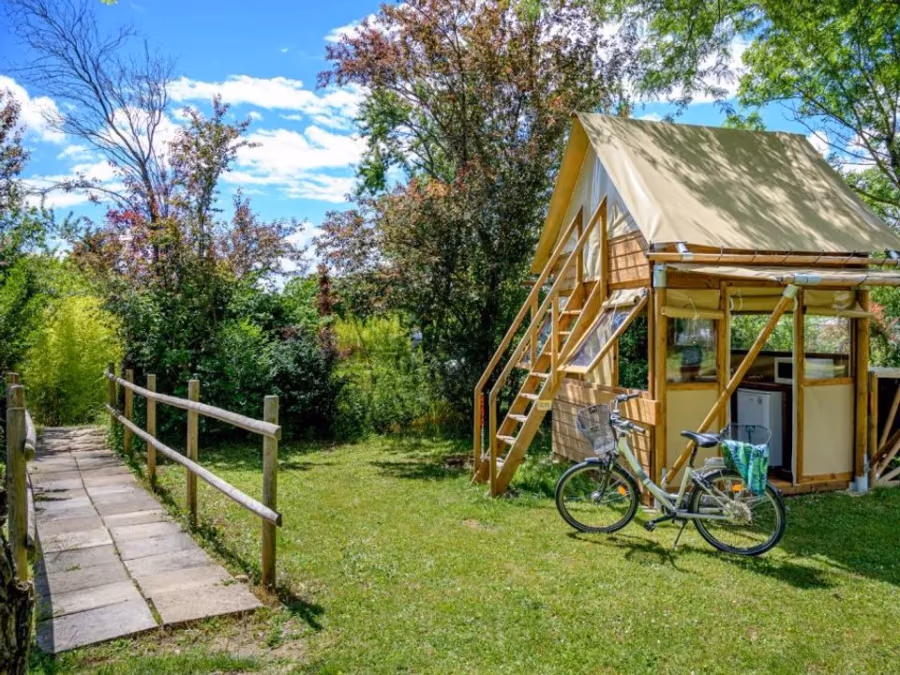 Flower Camping Le Château – FRANKRIJK