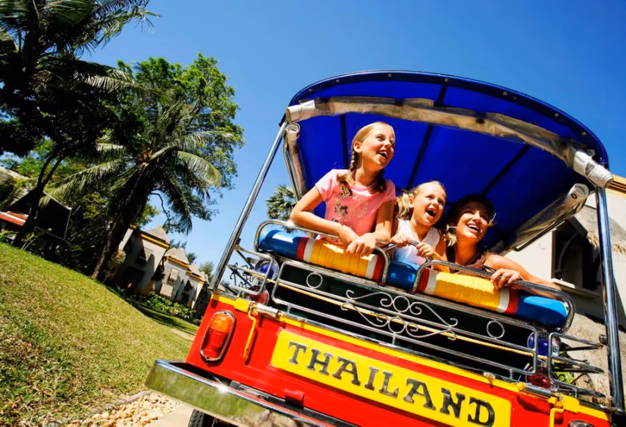 Olifanten en Spelen in het Zand – Thailand